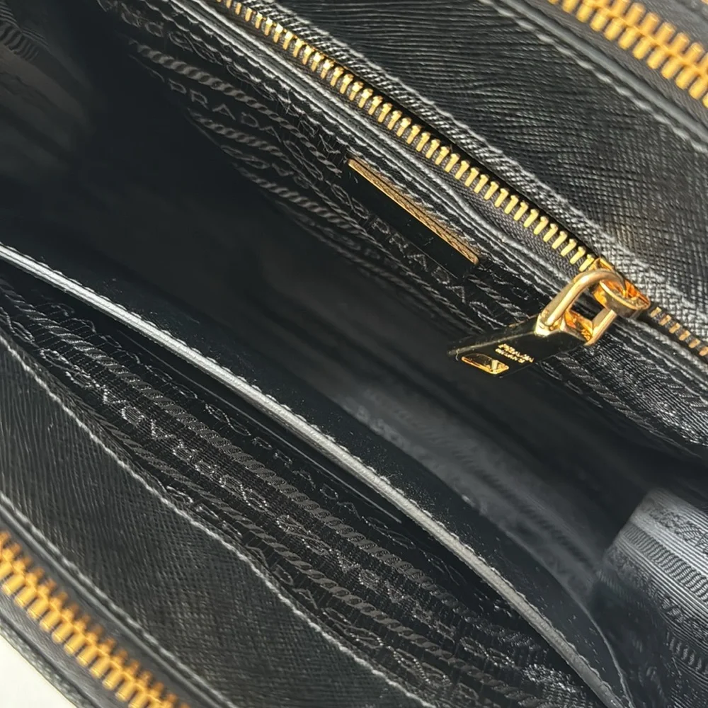 Prada Saffiano Lux Metropolis/Black Gold Metal/ Excellent Condition - Picture 7 of 16